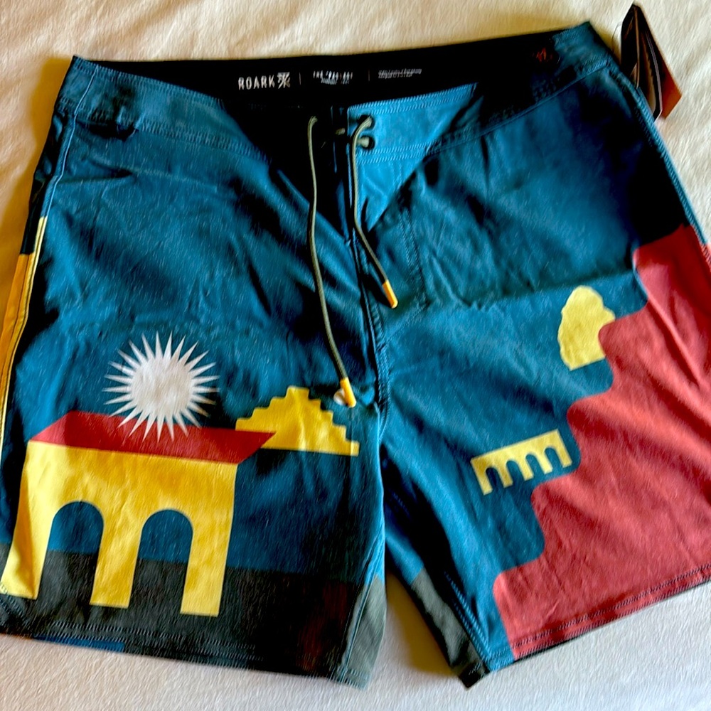Roark “The Passage” 32” boardshort, brand new w/tags.